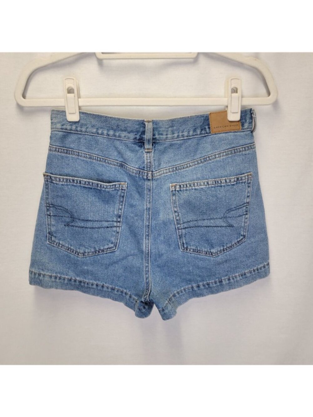 American Eagle Women's Size 6 Jean Shorts Highest Rise Mom Short Pleated - Picture 2 of 5